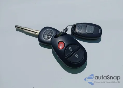 2013 Toyota Tacoma Base V6 из США, поврежденный, VIN 3TMLU4ENXDM118489